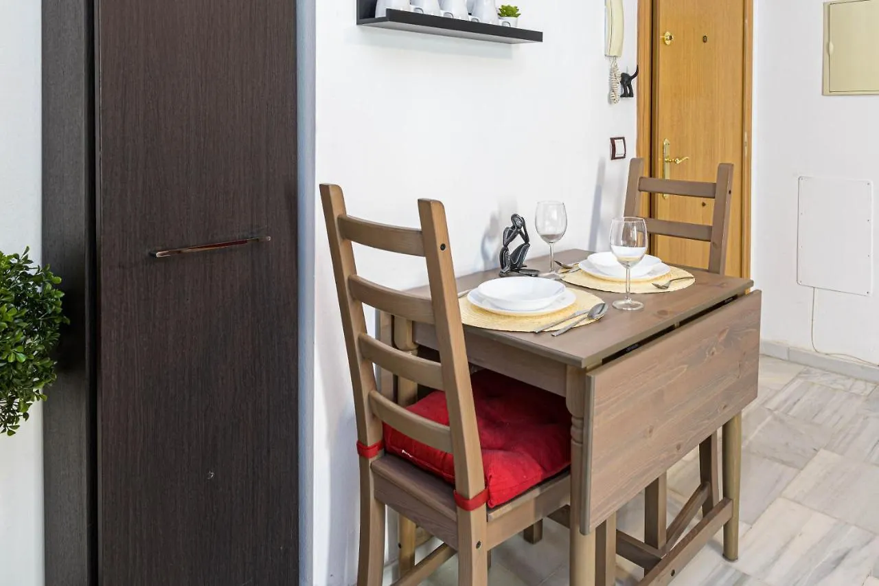 Lägenhet Wintowinrentals Coqueto Apartamento En El Centro De Málaga